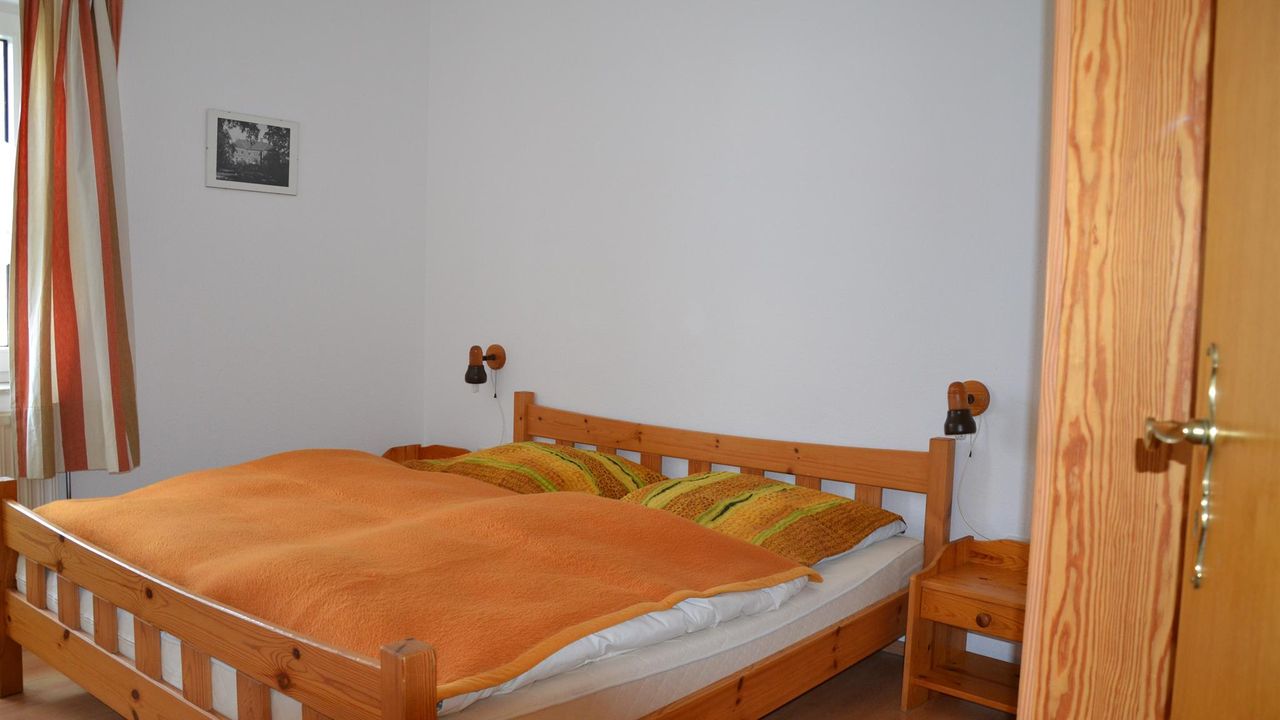 Elternschlafzimmer unten Elternschlafzimmer unten